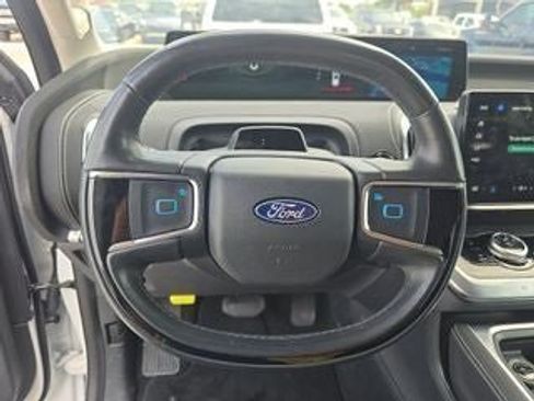 Used 2025 Ford Expedition Max Platinum AWD/4WD image 14