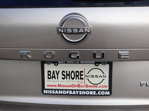 Certified 2022 Nissan Rogue Platinum w/ Head-Up Display Package image 36