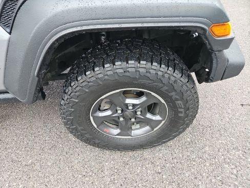 Used 2020 Jeep Gladiator Sport w/ Quick Order Package 24S AWD/4WD image 11