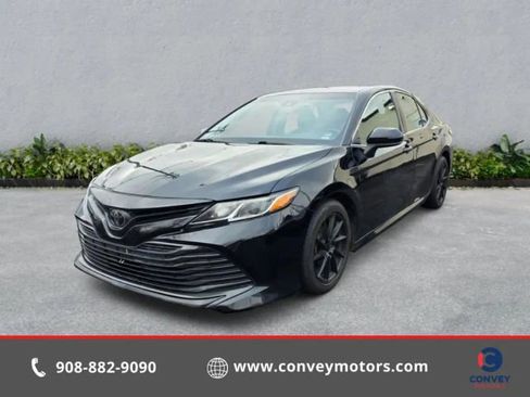 Used 2019 Toyota Camry LE image 1