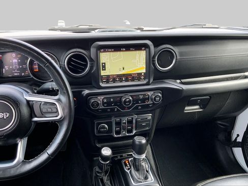 Used 2023 Jeep Wrangler Unlimited Sahara w/ Cold Weather Group AWD/4WD image 7