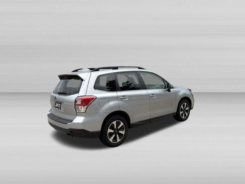 Used 2018 Subaru Forester 2.5i Limited AWD/4WD image 4