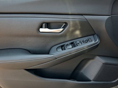Used 2022 Nissan Sentra SV w/ All-Weather Package FWD image 14
