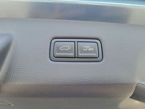 New 2026 Kia Carnival Hybrid FWD image 15