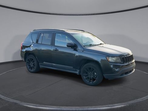 Used 2014 Jeep Compass Sport w/ Power Value Group FWD image 2