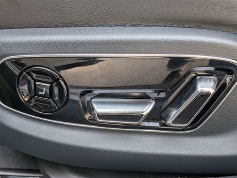 Used 2023 Audi A8 L 3.0T image 16