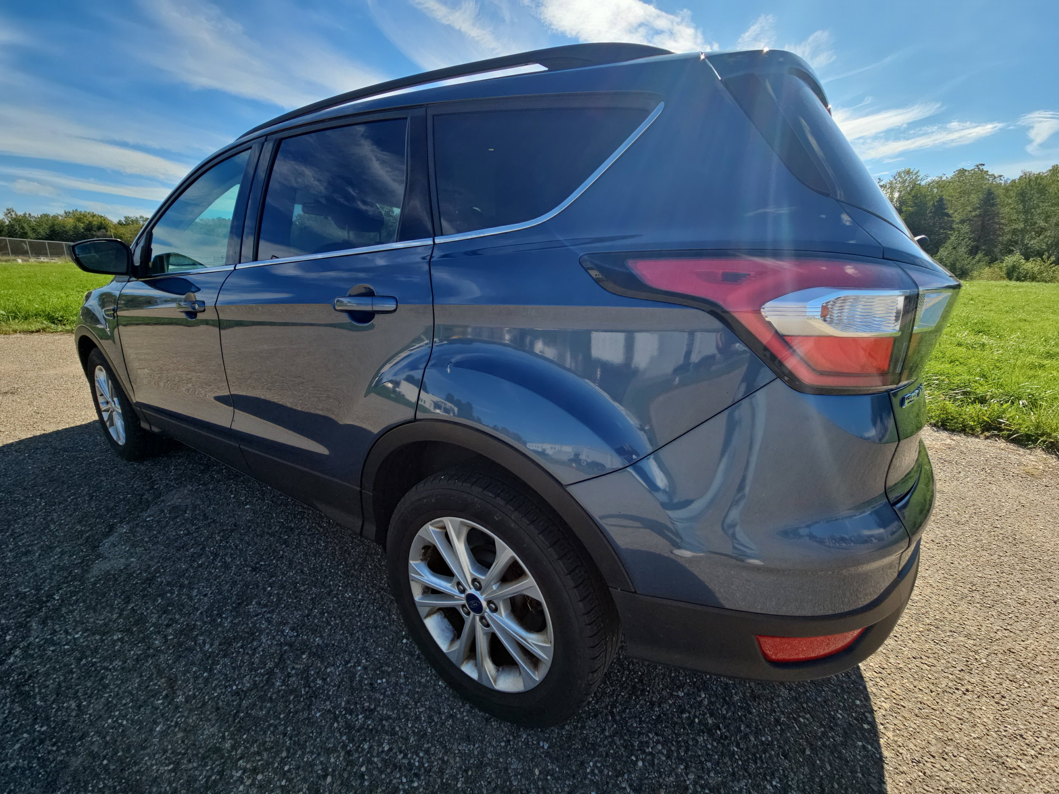 Used 2018 Ford Escape SE FWD image 7
