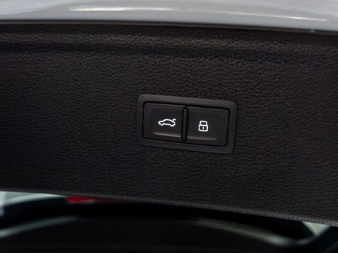 Used 2021 Audi Q5 Prestige image 49