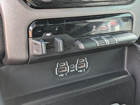 Used 2021 RAM 1500 Big Horn AWD/4WD image 30