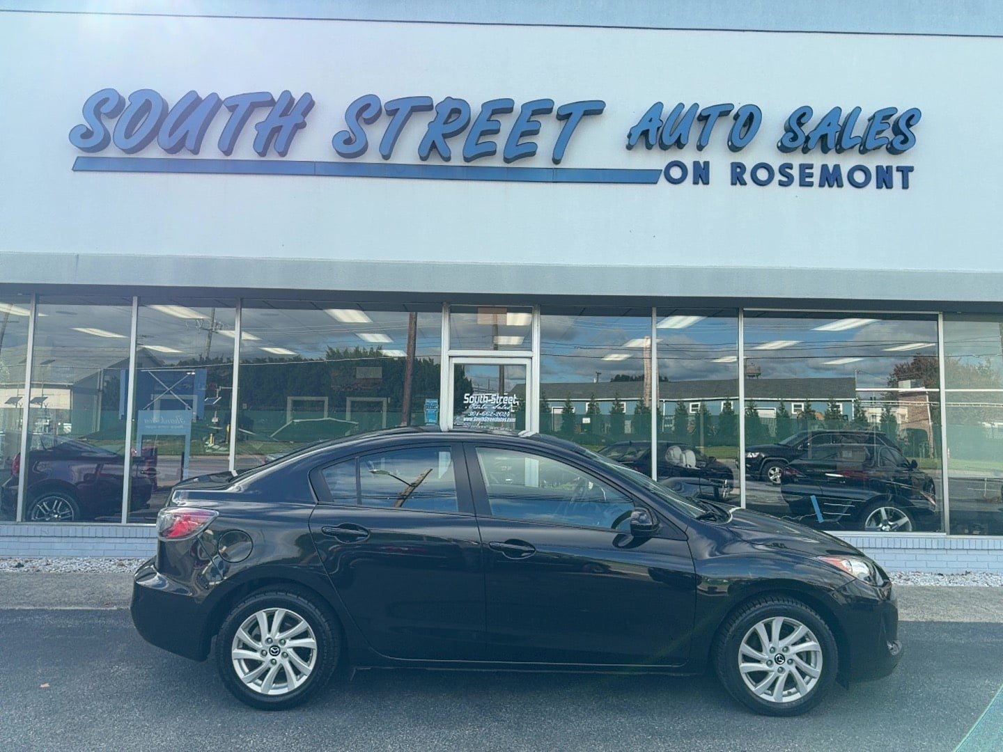 Used 2013 MAZDA MAZDA3 i Touring FWD image 1
