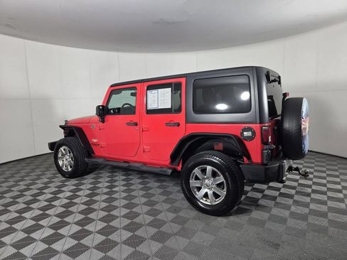 Used 2013 Jeep Wrangler Unlimited Sahara w/ Connectivity Group AWD/4WD image 7