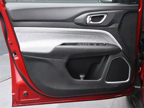 New 2026 Jeep Compass Latitude image 11