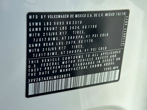 Used 2020 Volkswagen Tiguan SE image 37