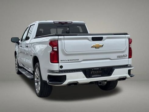 Used 2021 Chevrolet Silverado 1500 High Country w/ Technology Package image 3