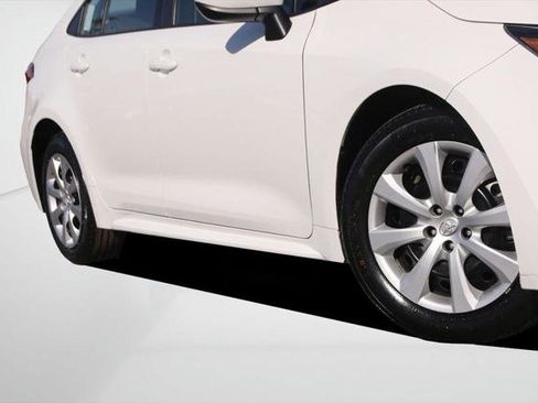 Certified 2024 Toyota Corolla LE image 3