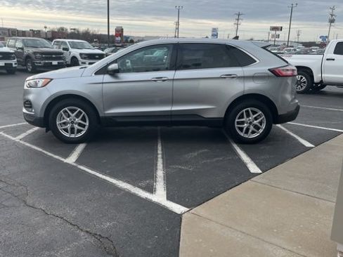 Used 2022 Ford Edge SEL w/ Convenience Package image 3
