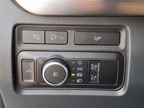 Certified 2024 Ford F250 Lariat w/ FX4 Off-Road Package image 26