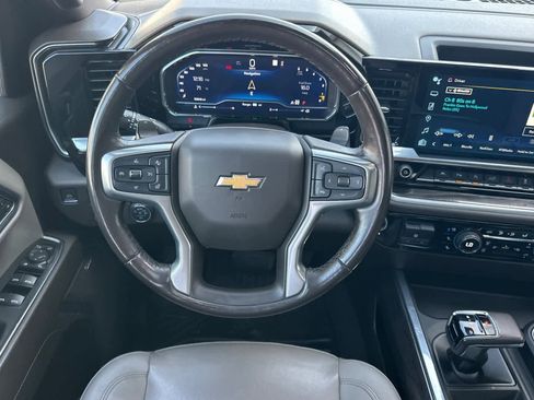 Used 2022 Chevrolet Silverado 1500 LTZ w/ LTZ Premium Package image 16