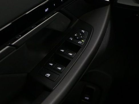 Used 2025 BMW 530i xDrive w/ Premium Package image 17