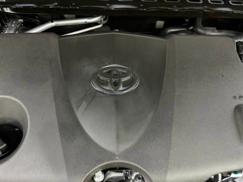 Used 2026 Toyota Camry XLE image 10