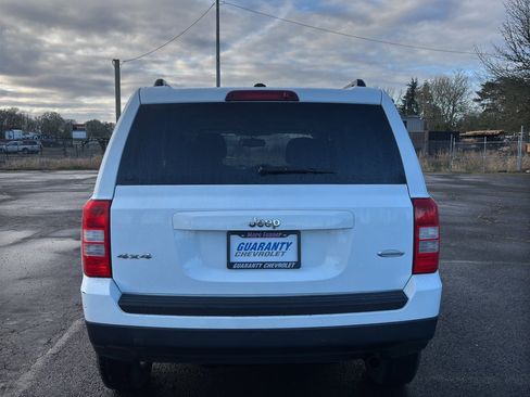 Used 2014 Jeep Patriot Latitude w/ Sun/Sound Group image 22