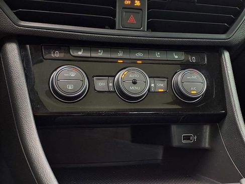 Used 2019 Volkswagen Jetta SEL Premium FWD image 16