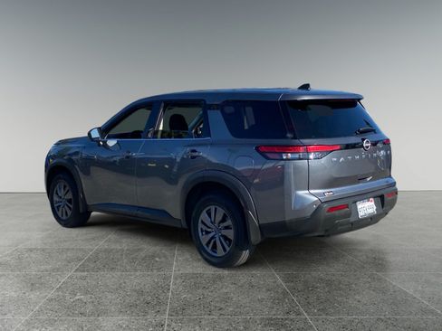 Used 2025 Nissan Pathfinder S w/ Cargo Package FWD image 3