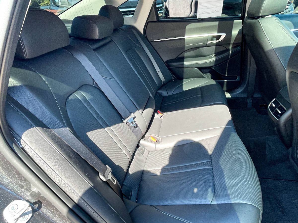 Used 2025 Hyundai Sonata Limited FWD image 13