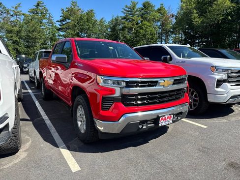 Used 2022 Chevrolet Silverado 1500 LT AWD/4WD image 2