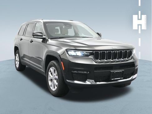 Used 2022 Jeep Grand Cherokee L Limited w/ Luxury Tech Group II AWD/4WD image 3