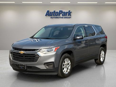 Used 2018 Chevrolet Traverse LS AWD/4WD image 3