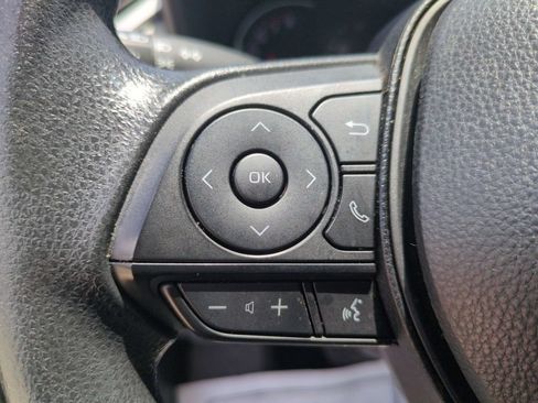 Used 2025 Toyota RAV4 XLE FWD image 17