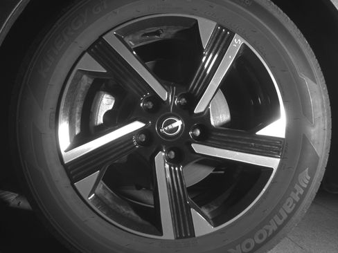 Used 2025 Nissan Sentra SV image 12