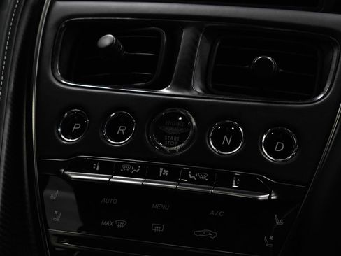 Used 2022 Aston Martin DBS Superleggera RWD image 33