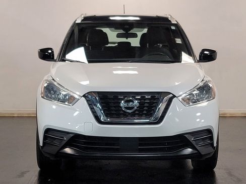 Used 2020 Nissan Kicks SV image 3