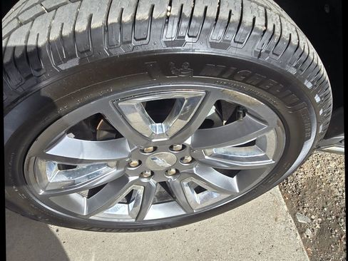 Used 2017 Chevrolet Suburban Premier image 7