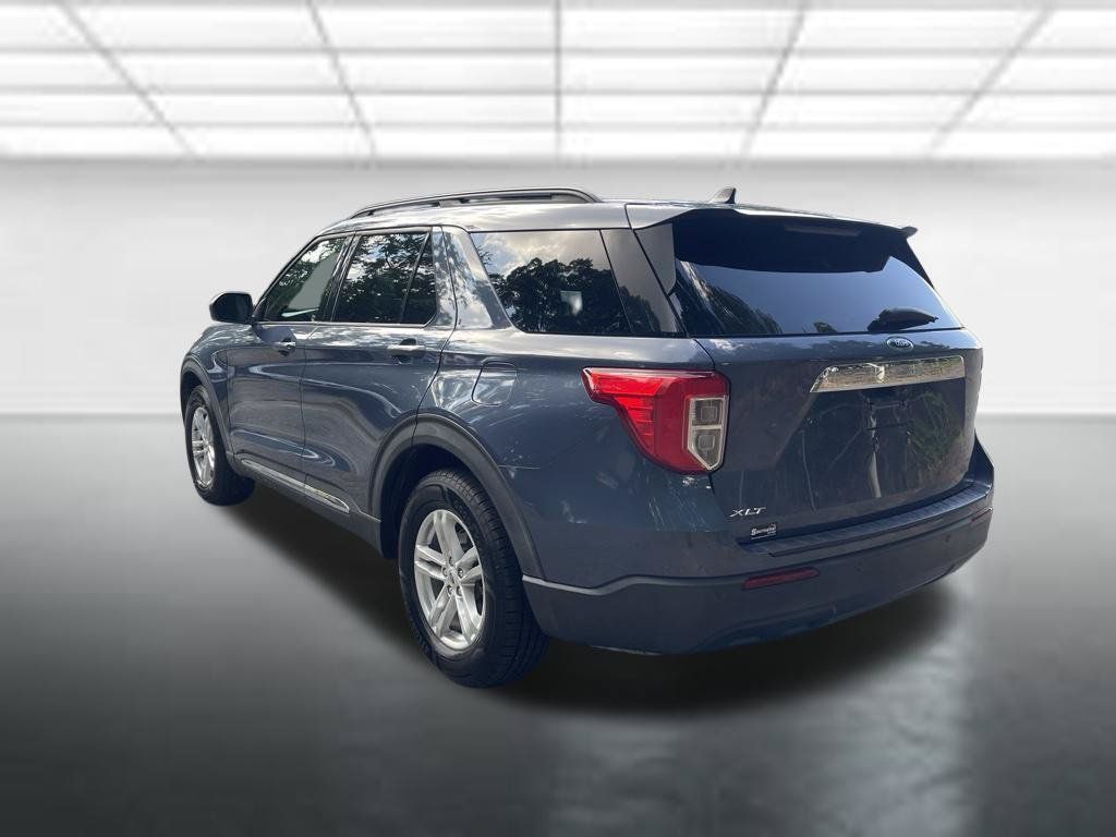 Used 2021 Ford Explorer XLT RWD image 3