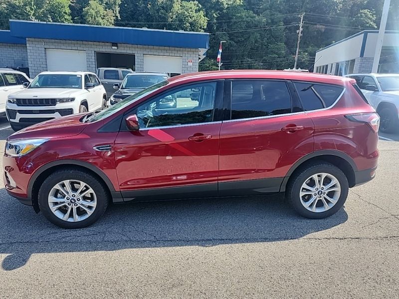 Used 2017 Ford Escape SE w/ SE Cold Weather Package AWD/4WD image 4