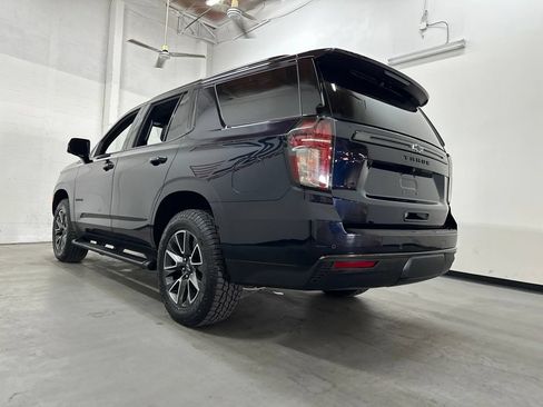 Used 2021 Chevrolet Tahoe Z71 w/ Luxury Package AWD/4WD image 19