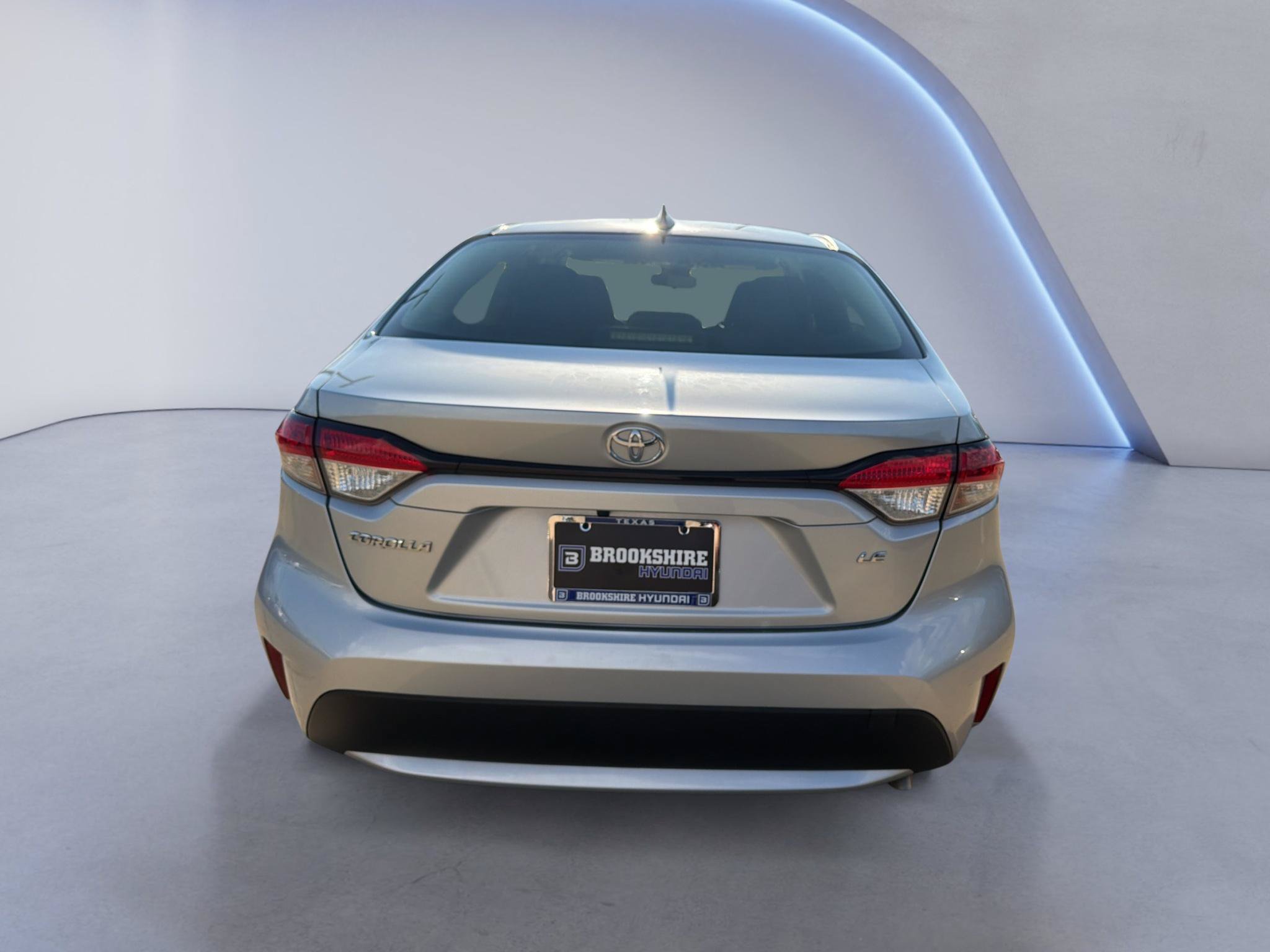 Used 2020 Toyota Corolla LE FWD image 6