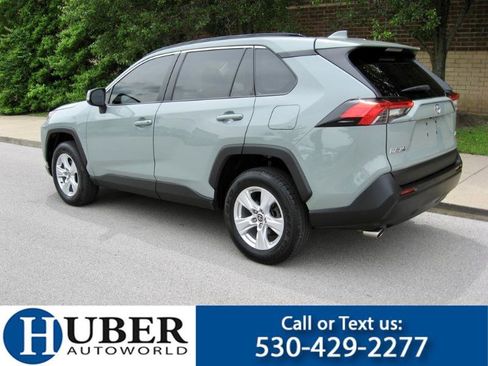 Used 2021 Toyota RAV4 XLE image 3