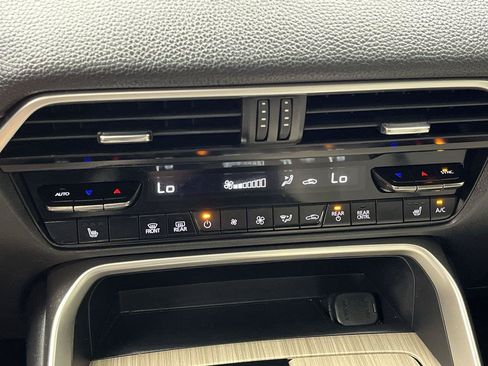 Certified 2024 MAZDA CX-90 Plug-In Hybrid w/ Preferred AWD/4WD image 22