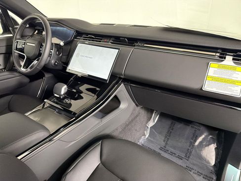 New 2025 Land Rover Range Rover Sport SE image 32
