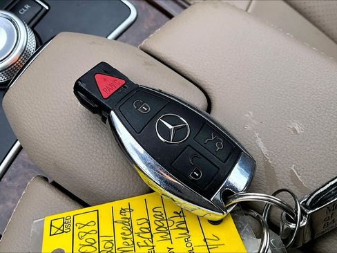 Used 2011 Mercedes-Benz E 350 4MATIC Wagon image 14