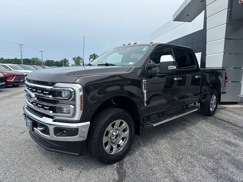 Used 2024 Ford F250 Lariat w/ Chrome Package AWD/4WD image 3