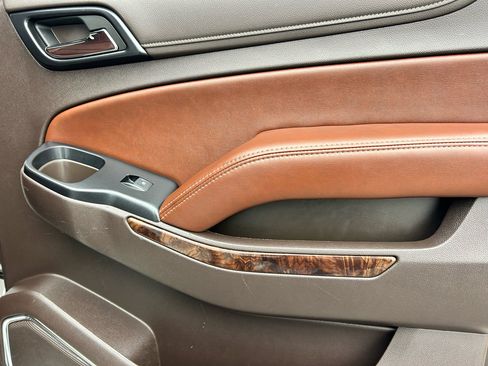 Used 2018 Chevrolet Suburban Premier image 14