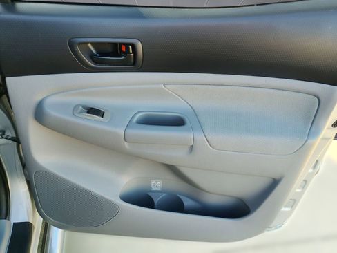 Used 2011 Toyota Tacoma PreRunner image 24