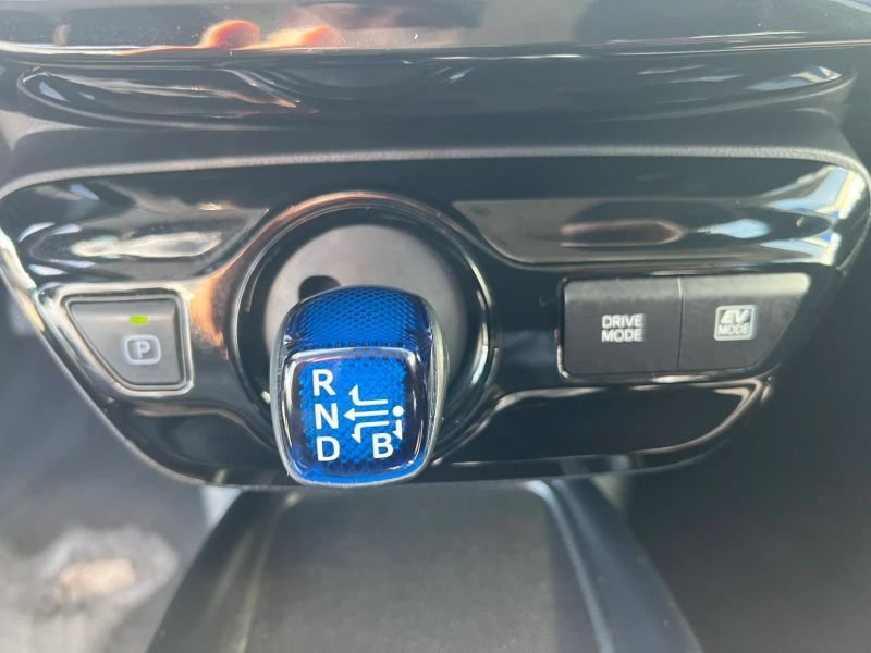 Used 2021 Toyota Prius LE FWD image 26