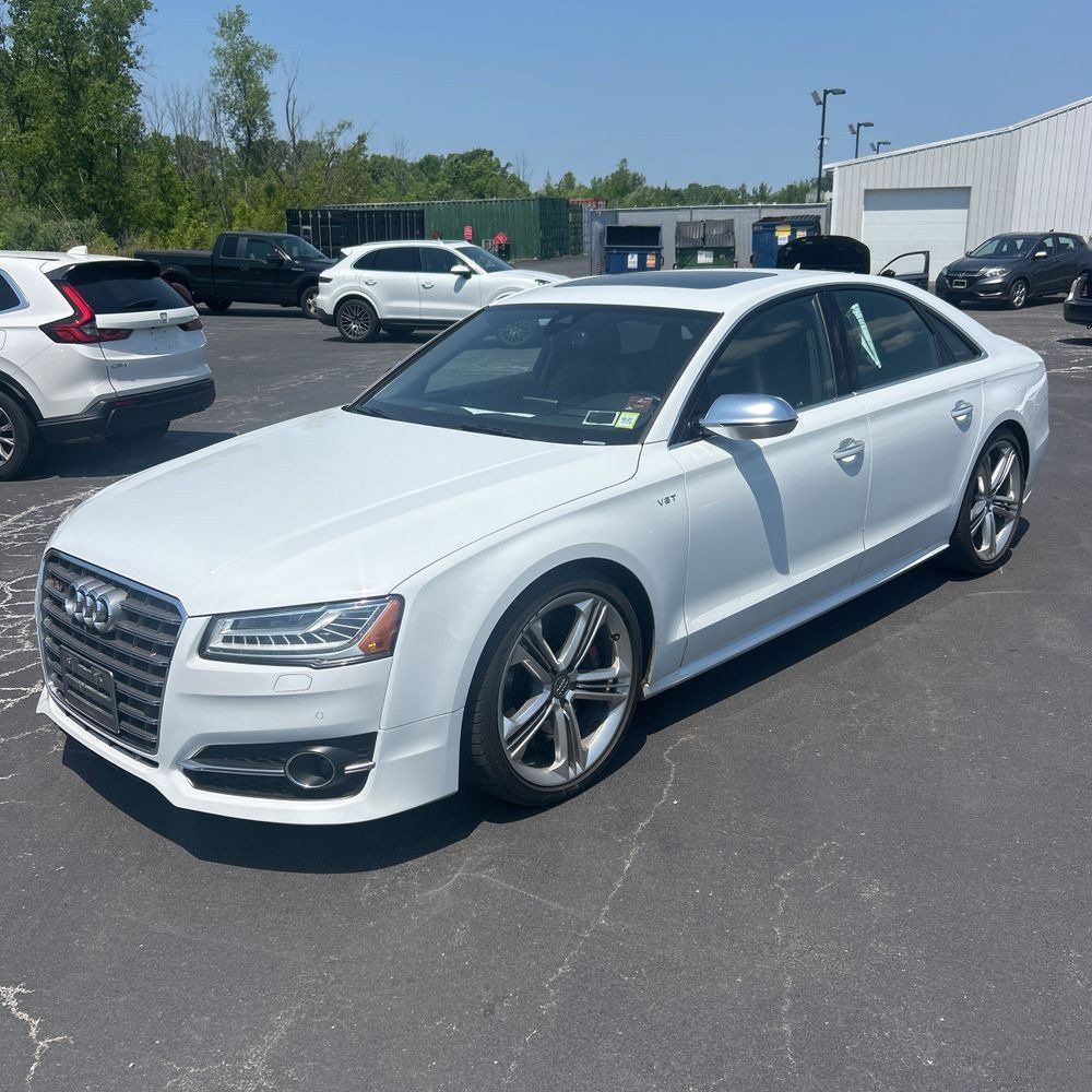 Used 2015 Audi S8 AWD/4WD image 2