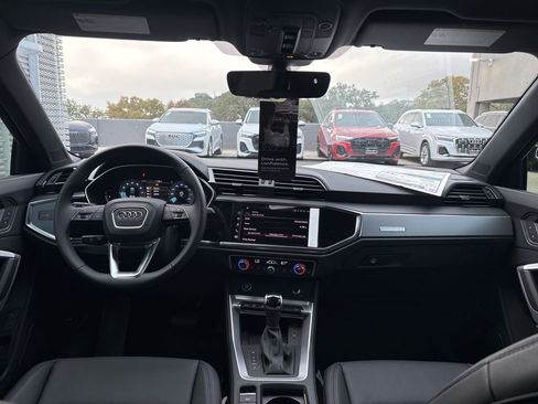New 2025 Audi Q3 2.0T Premium image 18